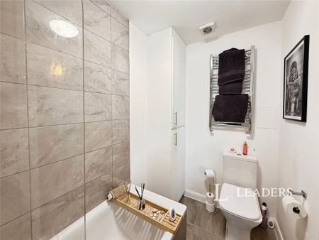 1 bedroom flat to rent - Photo 5