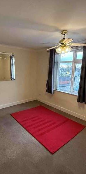 Lutterworth Road, CV11 - Photo 1