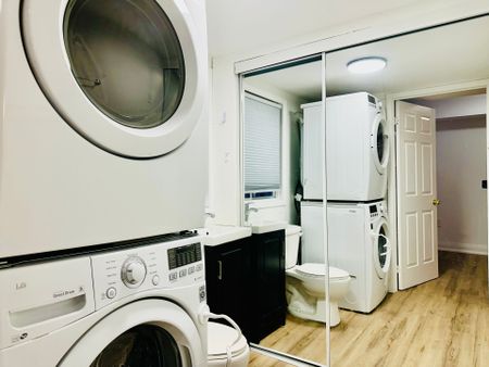 For Lease - 76 Mosaics Avenue, Aurora, Ontario - Photo 4