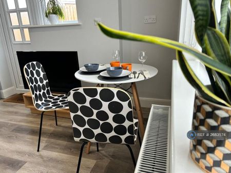 1 bedroom flat to rent - Photo 5