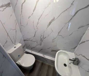 The Cobbins, Waltham Abbey, EN9 - Photo 5