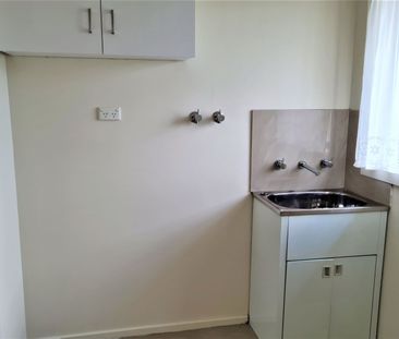 Charming 3-Bedroom Home in Altona Meadow - Photo 5