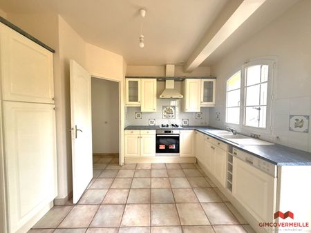 Location Maison 7 pièces 151m² - Photo 4