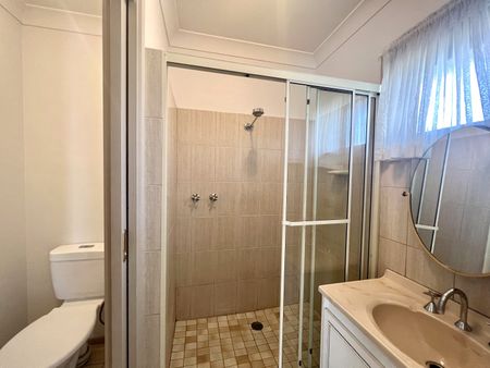 403B Glen Eira Road, Caulfield North VIC 3161 - House For Rent | Domain - Photo 5