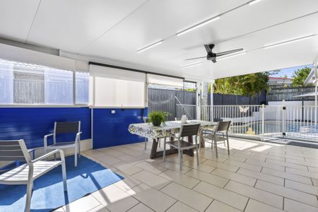 A Sunlit Family Sanctuary with Fresh Upgrades & a Sparkling Pool – Perfect for Summer - Photo 2