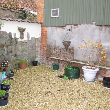 3 bedroom semi-detached house to rent - Photo 3