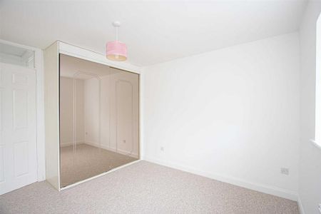 2 bedroom semi-detached house to rent - Photo 3