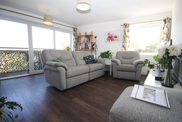 2 bedroom flat to rent - Photo 1