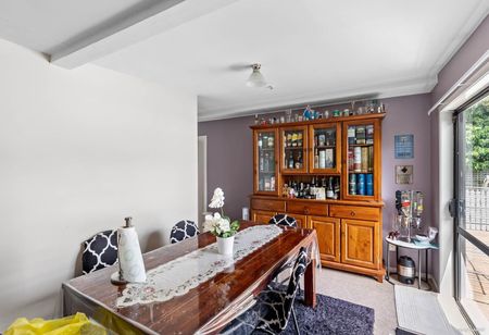 4 Bedrooms on Dellwood Ave - Photo 2