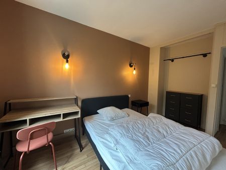Location Appartement 4 pièces 80m² TROYES 10000 - Photo 3