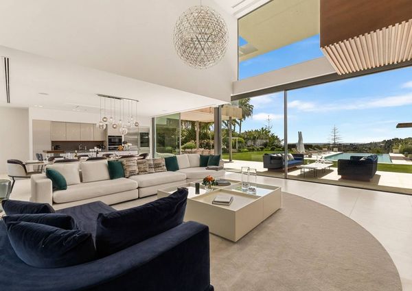 6 bedroom luxury Villa for rent in Nueva Andalucia, Spain