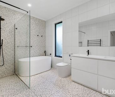 Spacious Three-Bedroom Home – 6 Month Lease Only - Photo 6