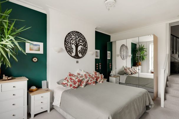 2 Bed Flat - Photo 1