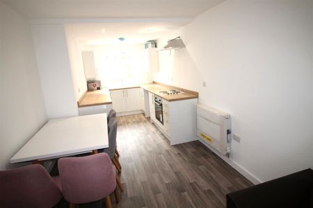 House - Terraced For Rent Heidelberg Road, Southsea - Photo 3