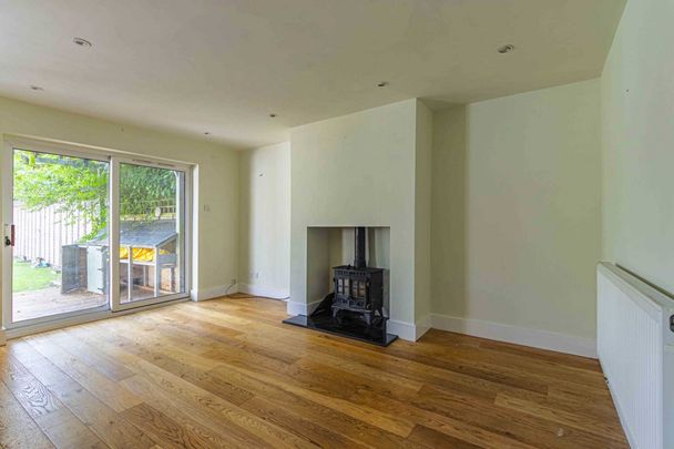 3 bed Semi Detached for rent - Photo 1