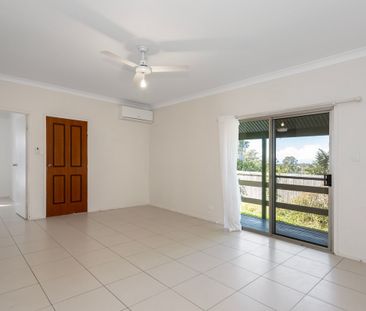 Stylish Two Bedroom Home Located on Large Block - Photo 6