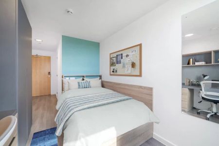 Gold Ensuite - Photo 2