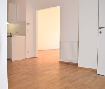 Mitten im 5.! Westterrasse – Top renovierte, große, sonnige Wohnung... - Photo 4