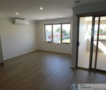 MODERN TOWNHOUSE WITH GREAT BALCONY - Photo 5