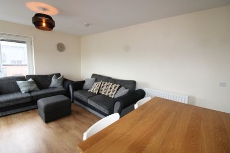 Fingal Road, Renfrew - Photo 2