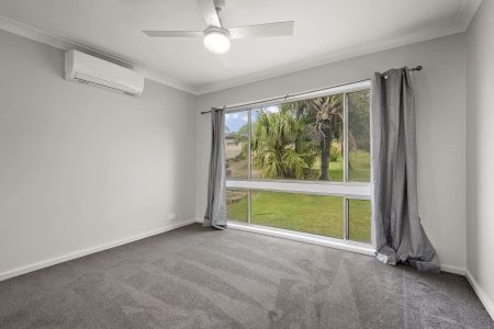 Three Bedroom House - Photo 3