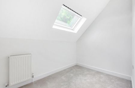 2 bedroom semi-detached house to rent - Photo 5