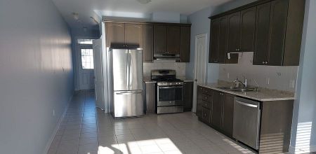 For Lease - 24 Hatton Court, Brampton, Ontario - Photo 3