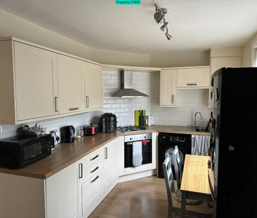 3 bedroom terraced house to rent - Photo 4