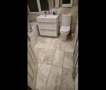 Room in a Shared House, Waddon Court Road, CR0 - Photo 5