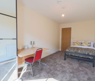 3 bed Apartment 44 Ecco - Photo 4