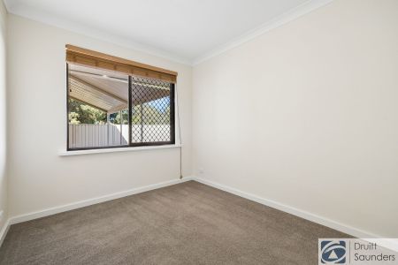 Modern family sized home! FIRST HOME OPEN SATURDAY 21 MARCH AT 10.00AM SHARP! - Photo 4