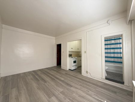 Regina Apartment near Cathedral Area - Photo 5