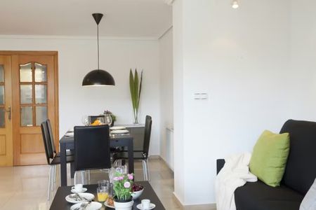 Carrer Sants Just i Pastor, Valencia, Valencian Community 46022 - Photo 4