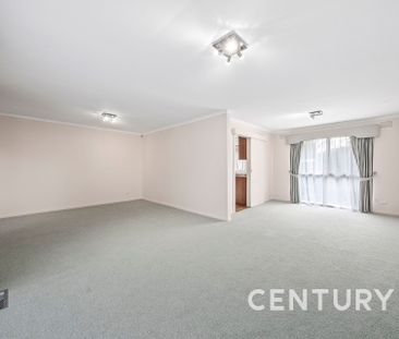 Spacious Family Home Zoned for Highvale Secondary College - Photo 3