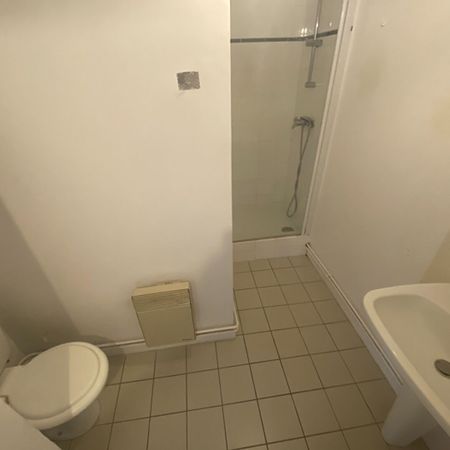 Location Appartement 1 pièce 23m² - Photo 3