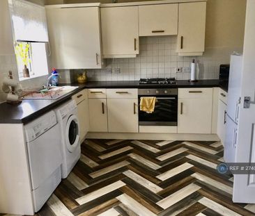 3 bedroom detached house to rent - Photo 2