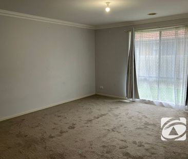 GREAT FAMILY HOME! - Photo 1