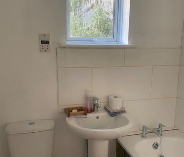 1 Bed Flat, Livingstone Road, BN3 - Photo 3