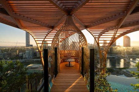 Upper House by Aria - 3 months Free Internet - Photo 4