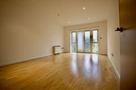 1 Bedroom - Photo 2