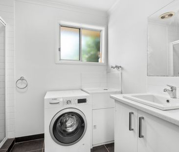 Affordable Geelong West Living - Photo 5