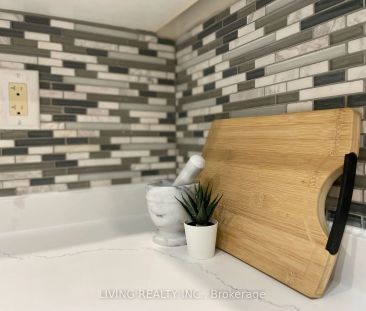 Condo Townhouse For Lease | N9255946 - Photo 1