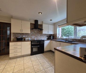 4 bedroom detached house to rent - Photo 4