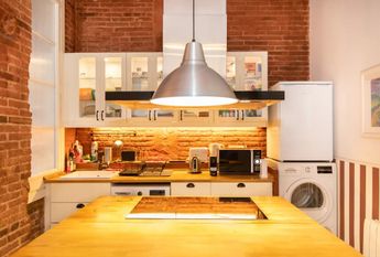 Ronda de Sant Antoni, Barcelona, Catalonia 08001