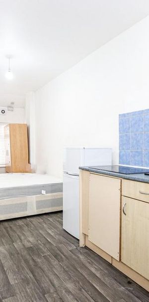 Studio to rent - Photo 1