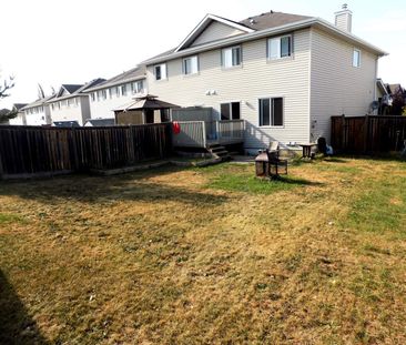 8207 8 Avenue SW - Photo 2