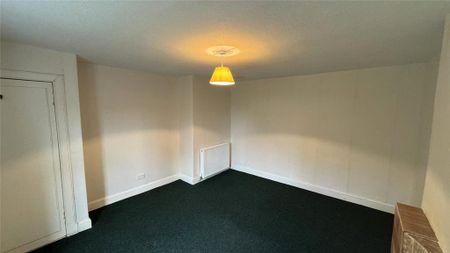 3 bedroom detached house to rent - Photo 4