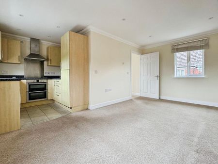 1 bedroom coach house to rent - Photo 2