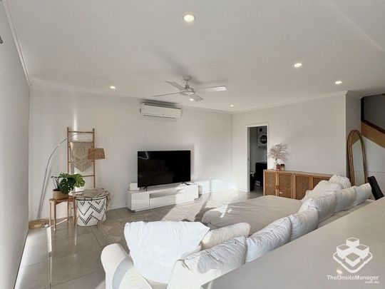 Luxury Living in the Heart of the Gold Coast - Photo 1