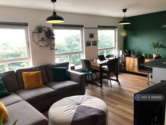 2 bedroom flat to rent - Photo 1